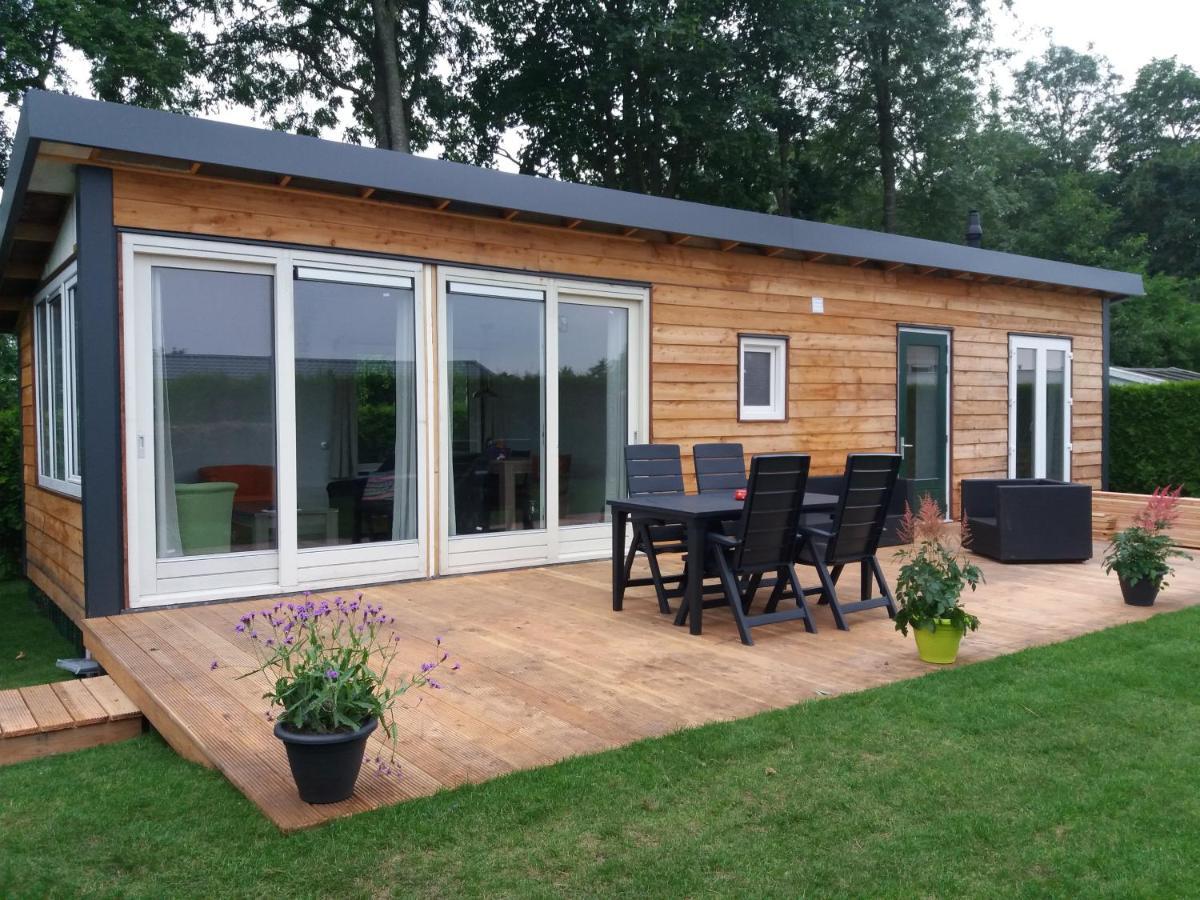 Dronrijp Luxe Bungalow Op Rustig Vakantiepark. מראה חיצוני תמונה