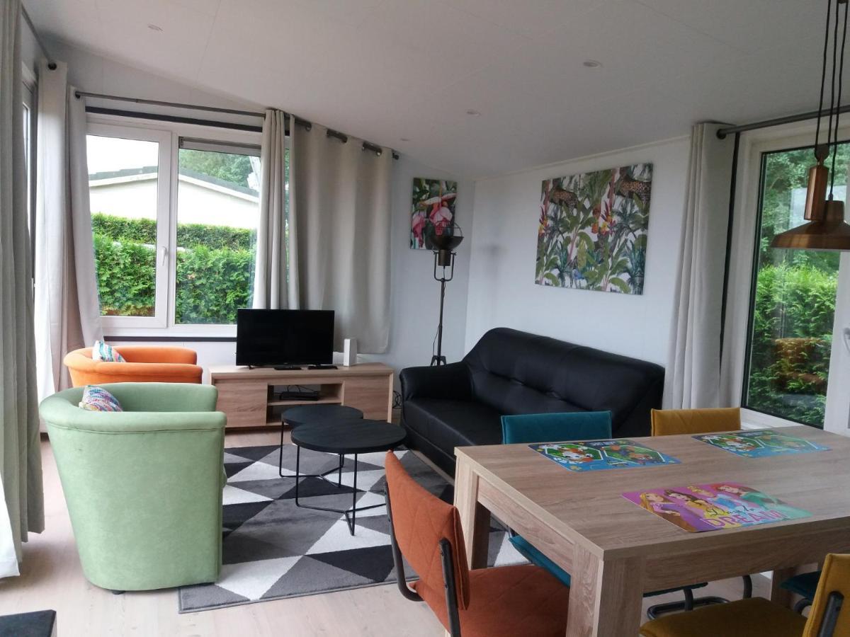 Dronrijp Luxe Bungalow Op Rustig Vakantiepark. מראה חיצוני תמונה